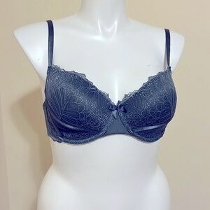 NEW Hunkemoller  Elegant Lace Underwire Bra - Gray size 38 D
